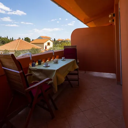 Torina Apartment *