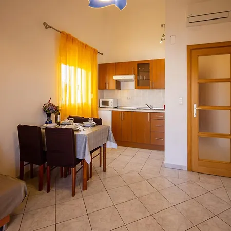 Torina Apartment Pasman